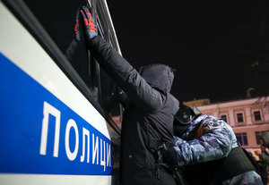 В Москве задержали мужчину, брызнувшего в лицо росгвардейцу из газового баллончика на незаконной акции 31 января