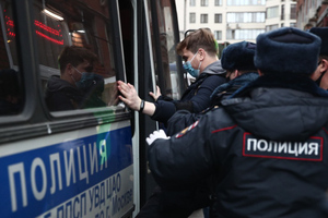 В Кремле прокомментировали ситуацию с задержаниями на незаконных акциях в Москве