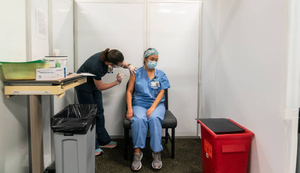 Почти четверть жителей США категорически отказываются проходить вакцинацию от коронавируса