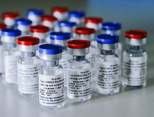 Еврокомиссия не исключает централизованных закупок вакцины "Спутник V"