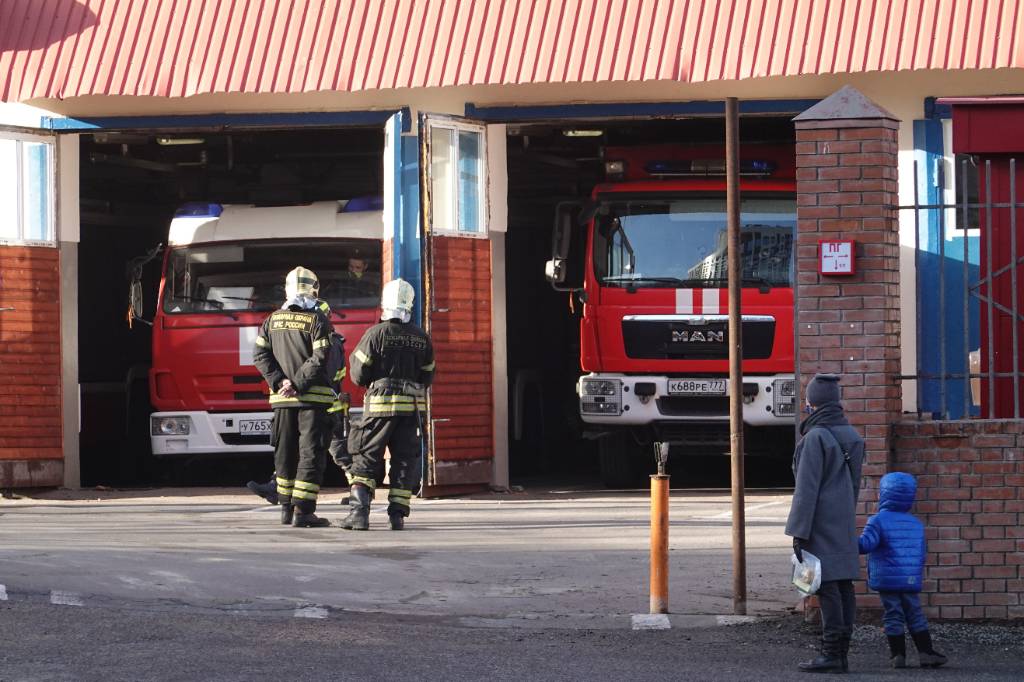Два человека погибли при пожаре в Мытищах
