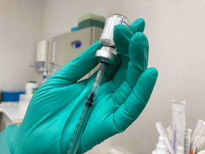 Главный инфекционист США заявил, что вакцина "Спутник V" поможет защитить человечество от коронавируса