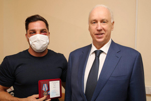 Бастрыкин наградил медалью "Доблесть и отвага" избитого приезжими в московском метро