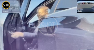 Камера Tesla сняла, как мстительная москвичка на BMW поцарапала электрокар