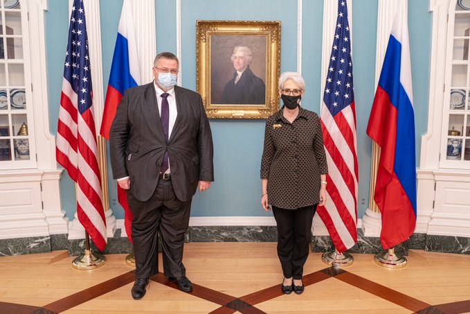 Замгоссекретаря США и вице-премьер РФ оценили встречу в Госдепе