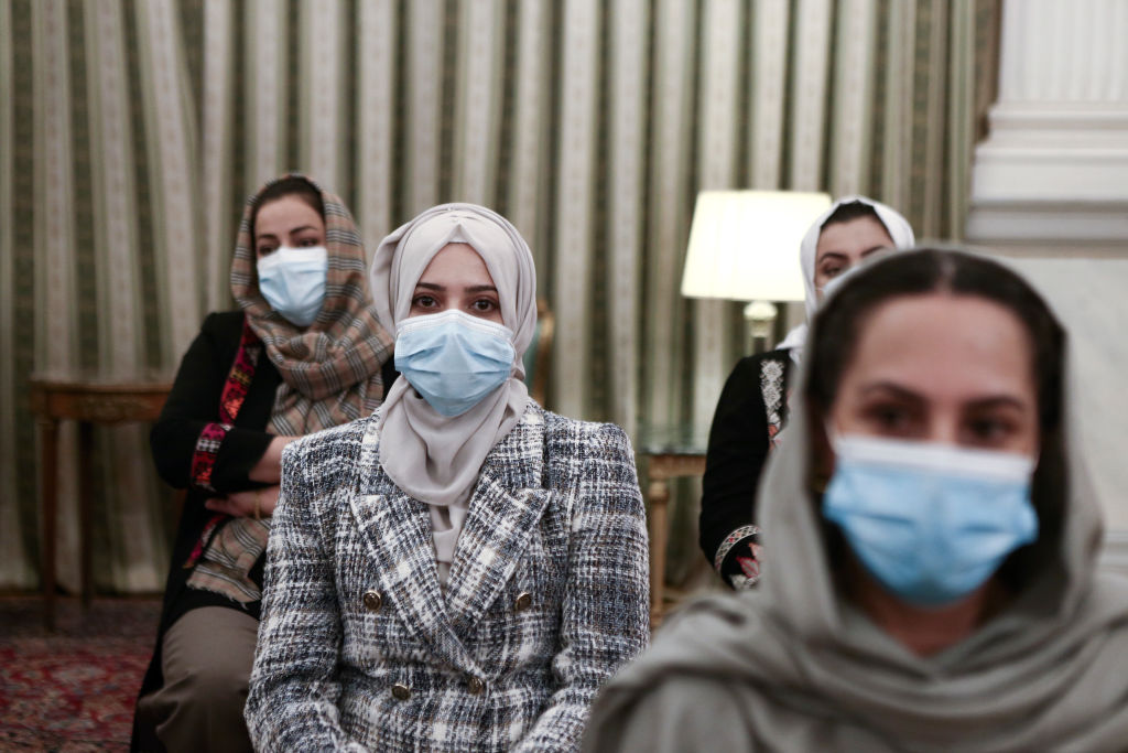 Талибы вернули женщинам право на работу в сфере здравоохранения