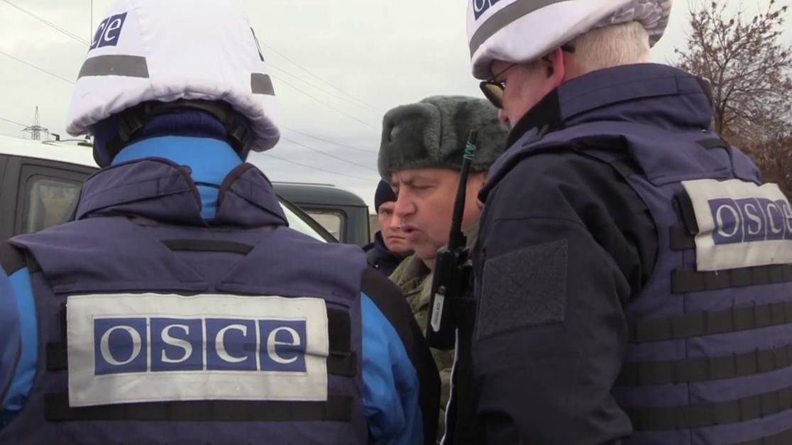 ЛНР заморозила переговоры с Киевом до возвращения похищенного офицера СЦКК