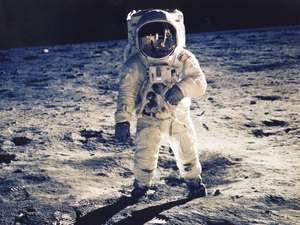 Секретный лунный архив: Космонавты NASA видели руины высокоразвитой земной цивилизации