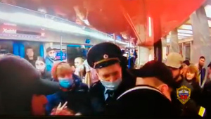 Прокуроры изучат обоснованность протокола на свидетельницу конфликта в метро Москвы