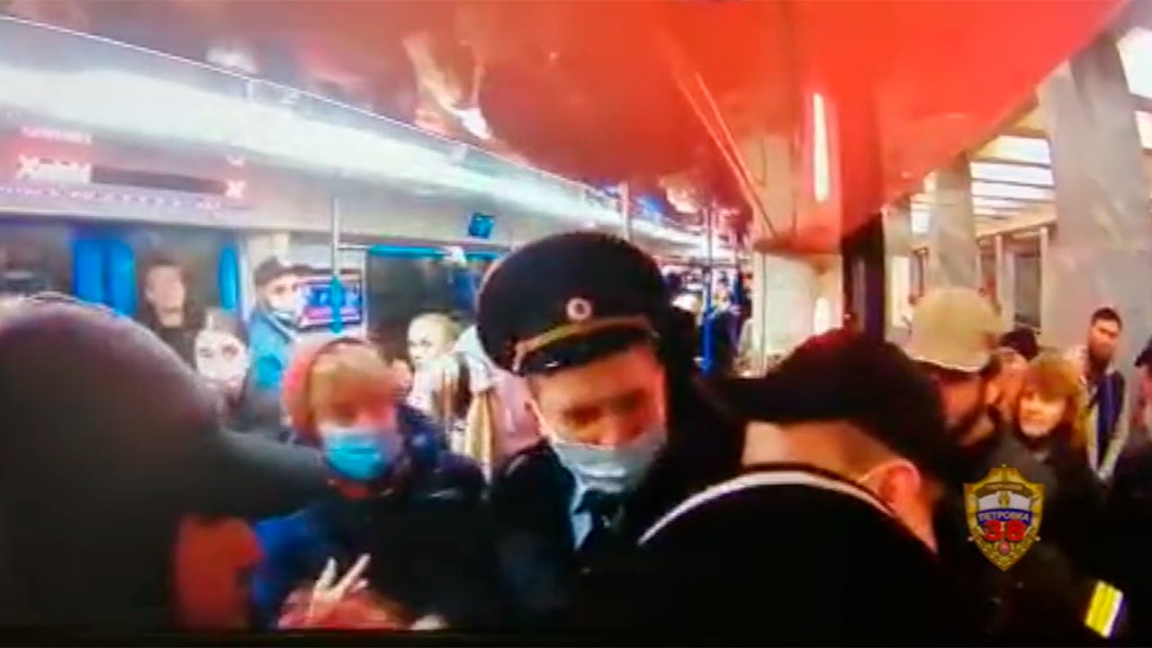 Прокуроры изучат обоснованность протокола на свидетельницу конфликта в метро Москвы