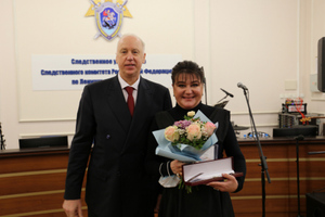 Бастрыкин вручил медали звёздам сериала "Улицы разбитых фонарей"