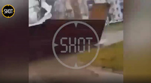Момент смертоносного падения крыши на людей на Сахалине попал на видео