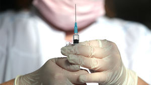В Кремле не сочли возможным премировать всех россиян за прививки от ковида