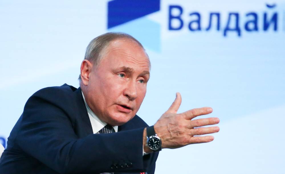 Путин: Ресурсы общества и государства должны крутиться вокруг интересов человека