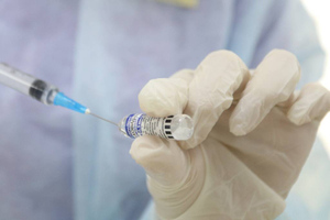 В Кремле считают, что решение об обязательной вакцинации детей должны принимать специалисты