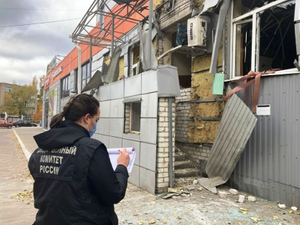 Камеры засекли подозрительного мужчину у торгового центра под Воронежем перед взрывом