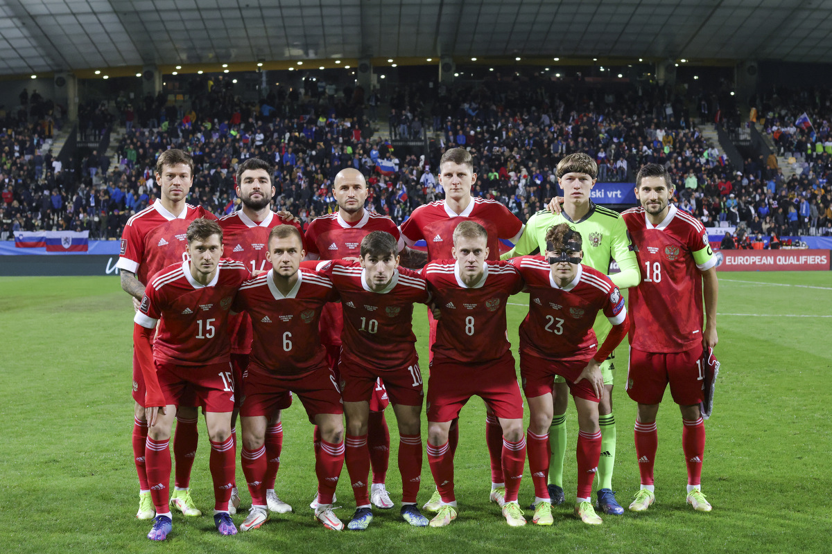 Карпин снова удивляет: Сборная России по футболу назвала расширенный состав на матчи с Кипром и Хорватией
