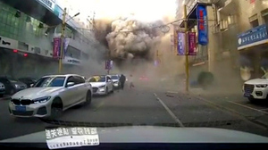 Момент смертельного взрыва газа в китайском ресторане попал на видео