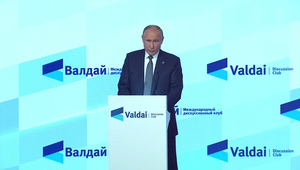 Путин: Революция — это не выход из кризиса, а путь к его усугублению
