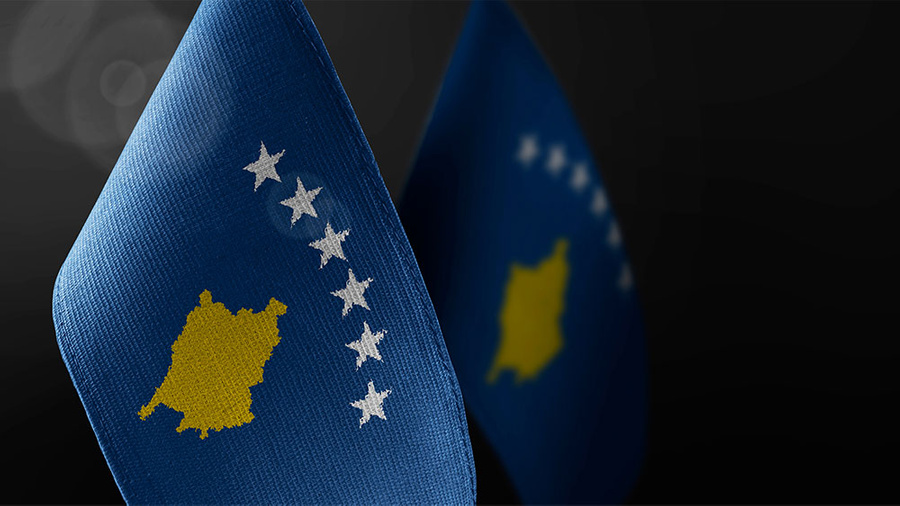 Флаг Республики Косово. Фото © Shutterstock