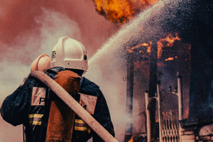 МЧС: Пожар на заводе в Рязанской области не угрожает населению