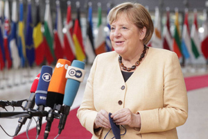 Меркель заявила о попытках передачи политических сигналов с помощью нарядов