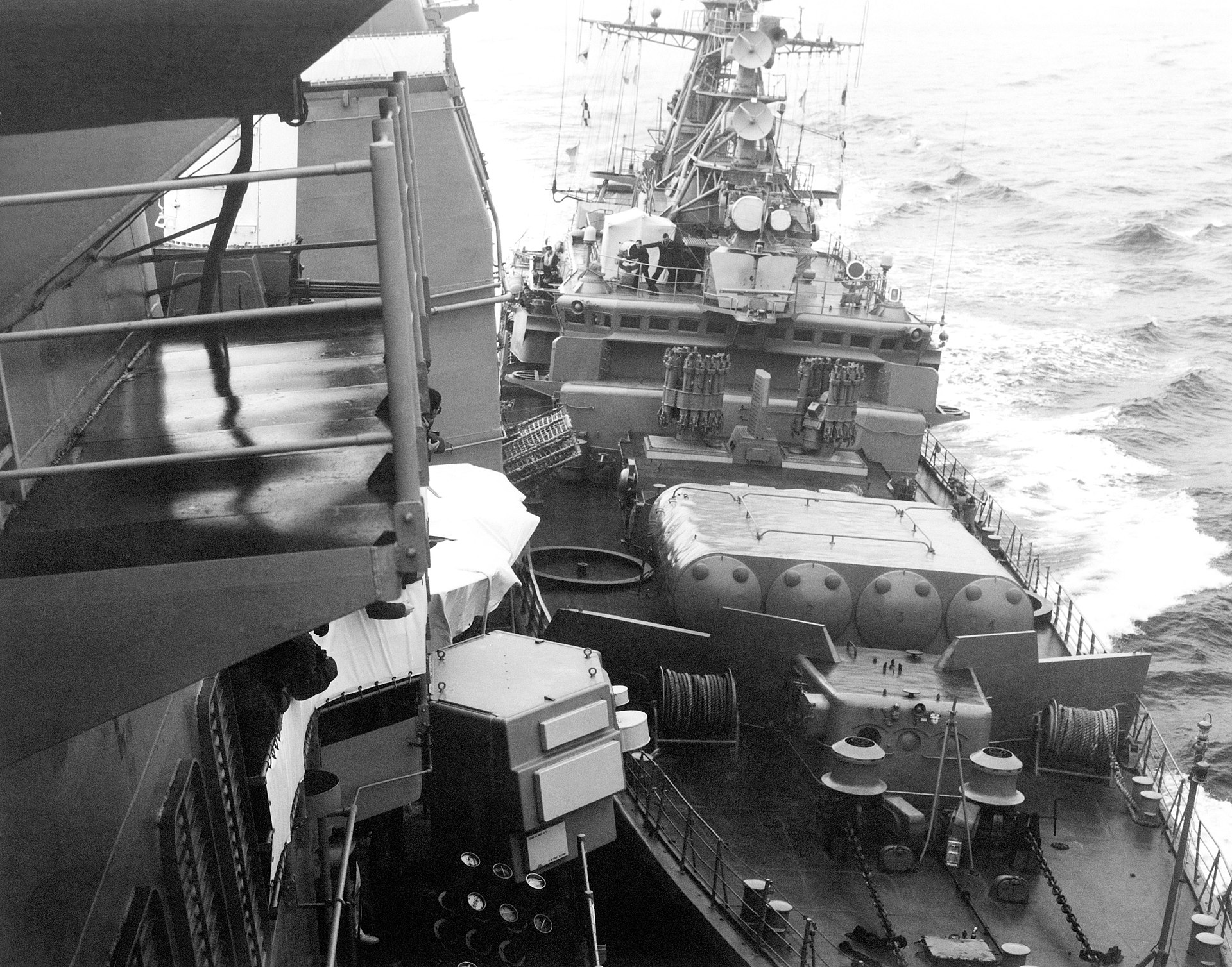 Столкновение кораблей ВМС США и СССР в Чёрном море (1988). Фото © Wikipedia