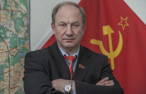 Политолог призвал лишить пойманного с тушей лося Рашкина статуса депутата