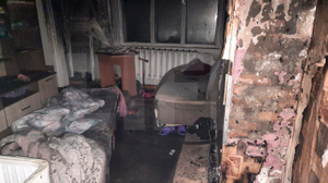 Двое взрослых погибли и трое детей пострадали при пожаре в многоквартирном доме в Якутии