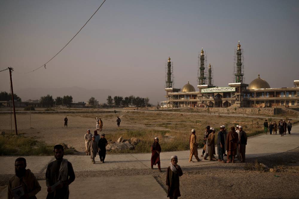 Мощный взрыв прогремел у одной из мечетей Кабула