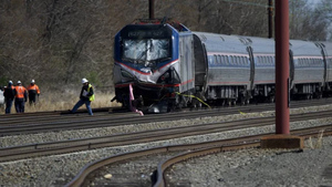 В США при столкновении авто и поезда погибло три человека