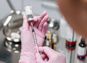 Мурашко заявил о росте темпов вакцинации от ковида в четыре раза за полторы недели