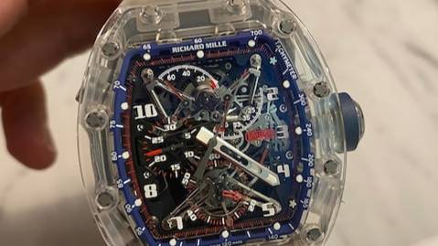 Рэпер Дрейк подарил себе уникальные часы за $5,5 млн. Фото ©Tmz