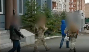СК показал видео задержания экс-мэра Владивостока за получение взяток на 19,5 млн