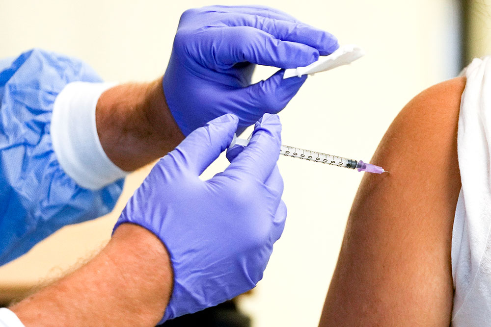 В Швеции рекомендовали вакцину Pfizer для подростков от 12 до 15 лет