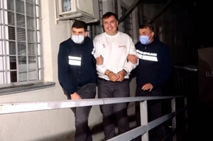 Саакашвили назвал себя "личным узником Путина" в письме к Зеленскому
