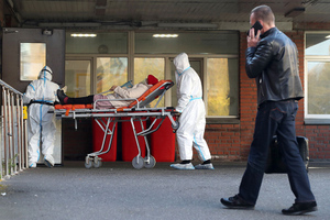 В России впервые с начала пандемии от коронавируса умерло более 900 человек за сутки