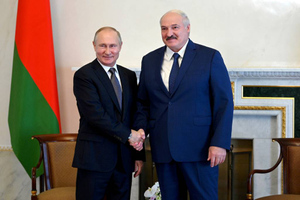Лукашенко поздравил Путина с днём рождения, отметив его "беззаветное служение" стране
