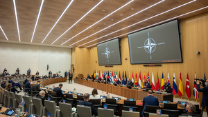 "Ъ": Россия может закрыть своё представительство при НАТО 