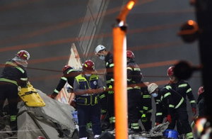 В Батуми спасатели вывели женщину из-под завалов обрушившейся пятиэтажки