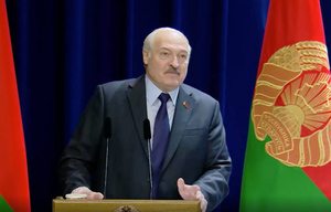 Лукашенко вспомнил, как в детстве делил бутерброд с собакой