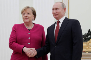 Меркель попросила Путина повлиять на Белоруссию в ситуации с миграционным кризисом