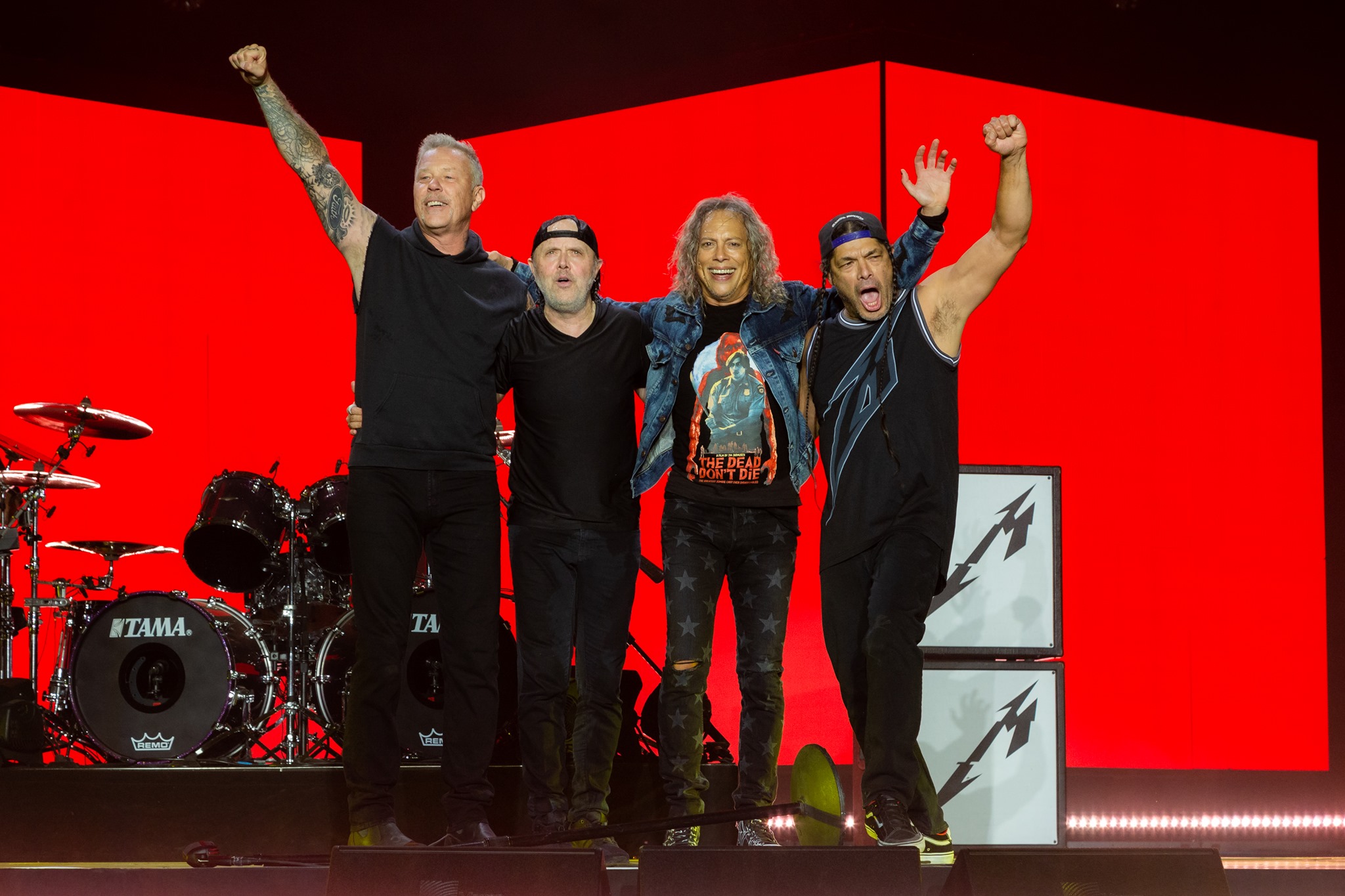Суд вернул россиянину миллиардный иск к группе Metallica
