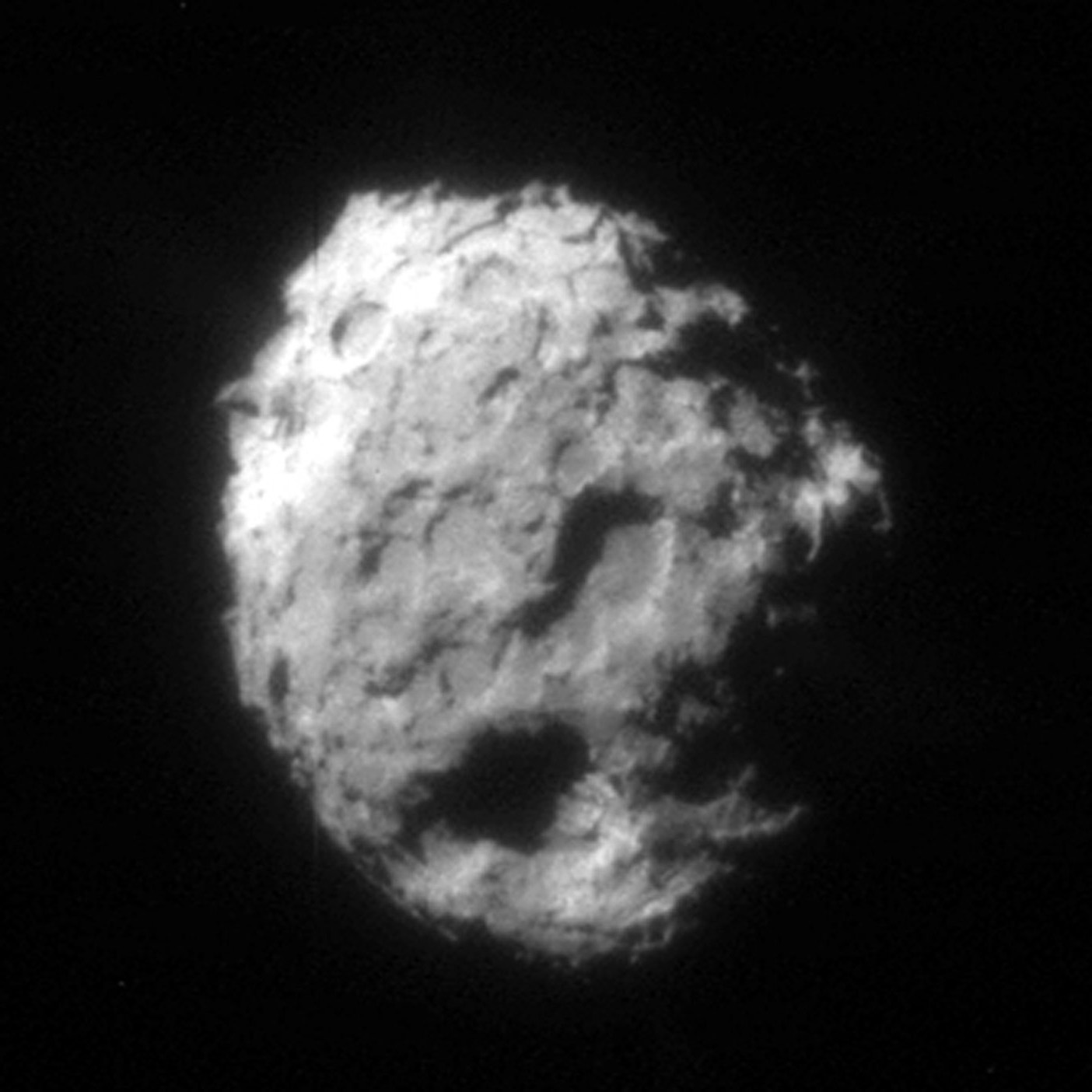 Комета Wild 2, сфотографированная зондом Stardust в 2004 году. Фото © NASA