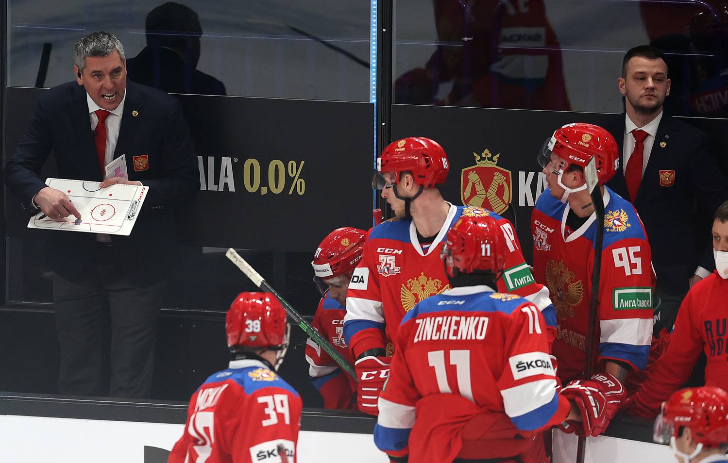 Второе поражение подряд: Сборная России по хоккею проиграла Швеции на Кубке Карьяла