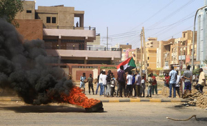 В ходе протестов в Судане погибло пять человек и пострадало 39 полицейских