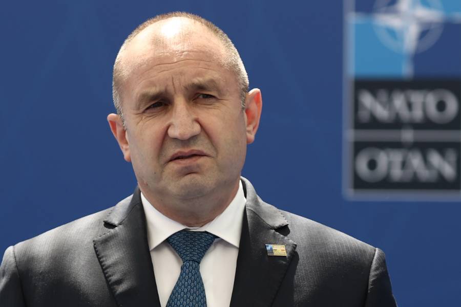 Действующий лидер Болгарии Румен Радев побеждает на выборах президента