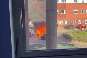 Автомобиль взорвался у больницы в Ливерпуле, один человек погиб