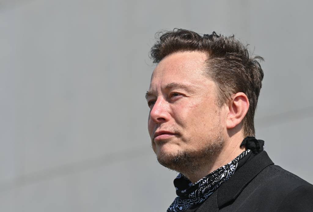 После twitter-опроса Маск продал акции Tesla на 6,9 млрд долларов