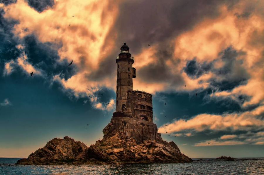 Атомный маяк на мысе Анива. Фото © Shutterstock